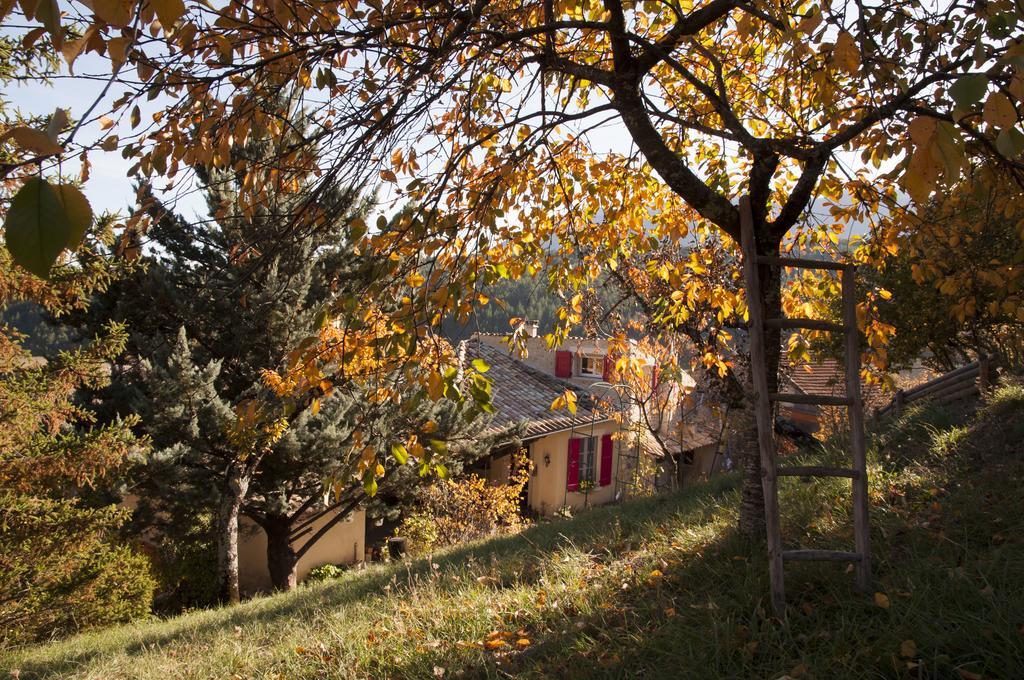 La Grange D'Agnes Bed & Breakfast Montmaur-en-Diois Bagian luar foto