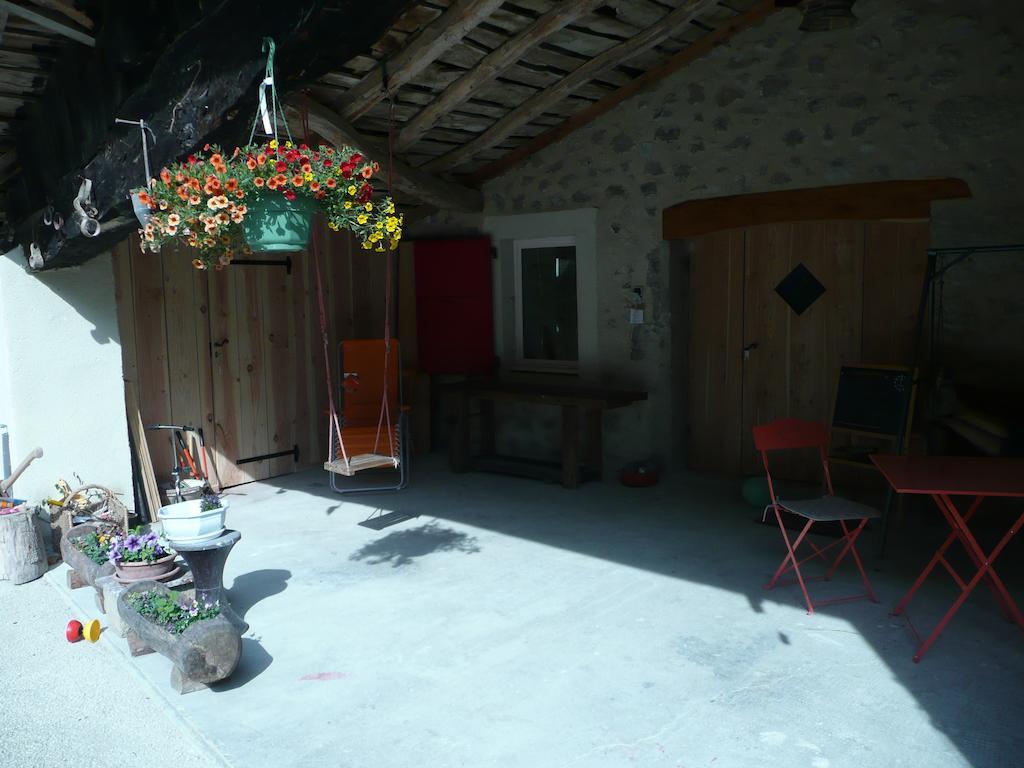 La Grange D'Agnes Bed & Breakfast Montmaur-en-Diois Bagian luar foto