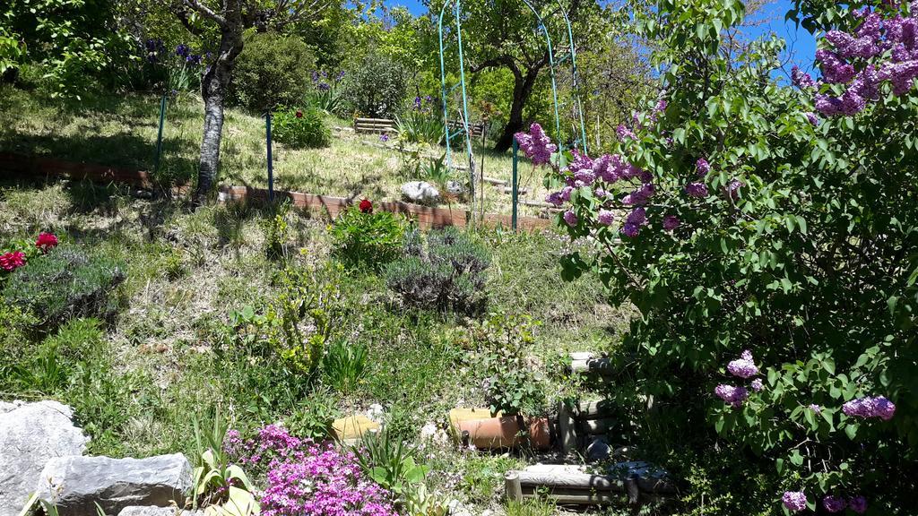 La Grange D'Agnes Bed & Breakfast Montmaur-en-Diois Bagian luar foto