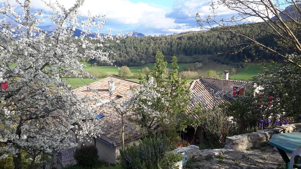 La Grange D'Agnes Bed & Breakfast Montmaur-en-Diois Bagian luar foto